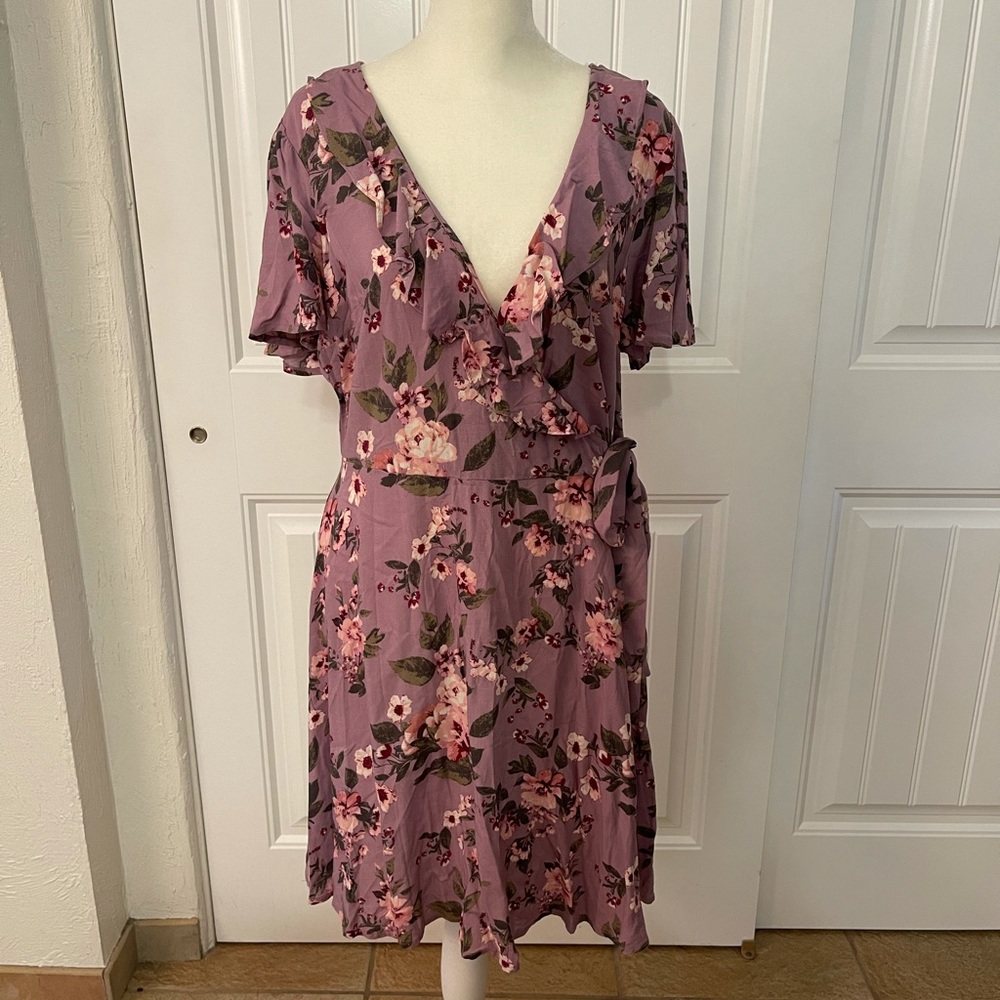 Pretty floral dress!